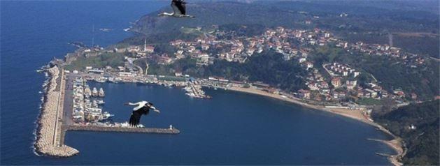 Poyrazky: Boaz`dan Karadeniz`e kta en gzel manzaraya sahip olan blgelerden birinde sahip olan bir balk ky. Restoranlar ve manzaras nedeniyle tercih edilebilir. Corafi olarak Karadeniz ve Marmara`nn kesitii son nokta olmas buray zel klyor.