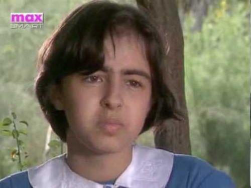 1986 doumlu olan Kulakolu, 18 Mart niversitesi Seyahat letmecilii blmnden mezun oldu...