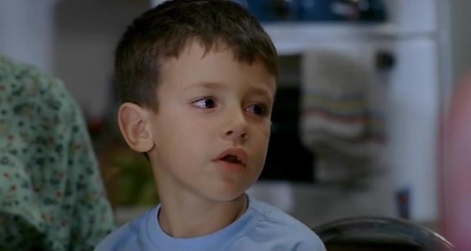 Babam ve Olum'da oynadnda henz 7 yanda olan Ege Tanman, imdi gen bir delikanl...