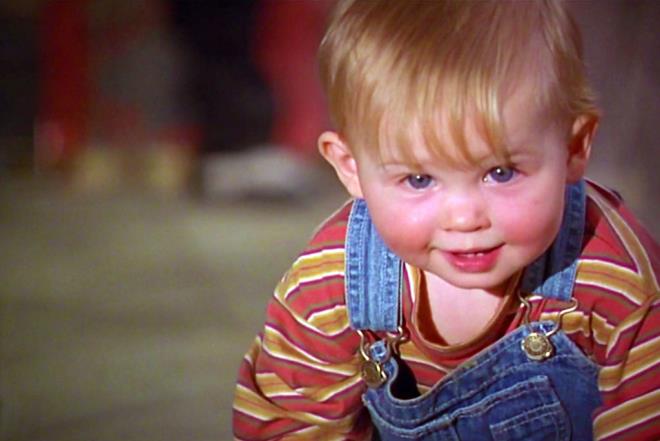 Adam Robert Worton&#8217;un ailesi ekimler srasnda ok zorlanm fakat film yapmclaryla yapt szlemenin ihlali halinde ok byk meblalarda para deyeceklerini bildikleri iin ayn sahneyi onlarca kez tekrar ekmek zorunda kalmlardr.