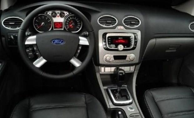 Uzaktan kumandann kilitleme ve ama butonlarna 5 saniye boyunca ayn anda basl tutun, arabann sinyalleri yanacaktr ; Sonrasnda ama dmesine bir kez basarsanz sadece src kapsnn kilidi alacak,iki kere basarsanz tm kaplarnki alacaktr