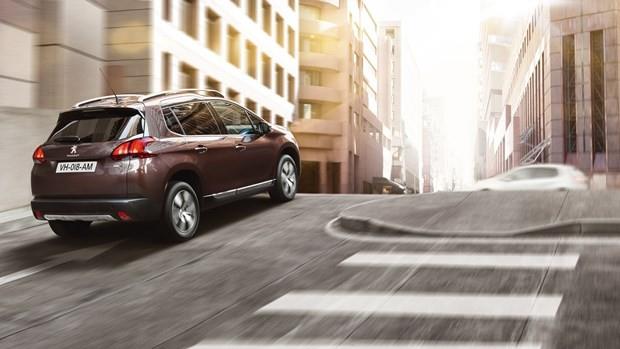 nceki Sonraki  <br>  Peugeot'dan 5 bin lira takas indirimi<br>  Peugeot 308, 508, 3008 ve 5008 modellerinde 5 bin lira takas destei salayan firma, 208'de 3 bin 250 lira indirim uyguluyor.Firma, 2008'de dz vites fiyatna otomatik vites frsat ve cam tavan hediye ederken, 301 Allure HDi versiyonlarnda 20 bin lira 20 ay sfr faiz frsatndan yararlandryor. Peugeot, ticari aralar Partner Tepee'de 20 bin lira 15 ay; Bipper Tepee'de ise 15 bin lira 15 ay sfr faiz avantajyla sat yapyor.