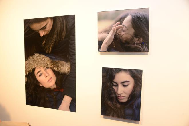 Kerem Brsin&#8217;in ablas Melis Brsin Trkiye&#8217;deki ilk fotoraf sergisini Karaky&#8217;de at.