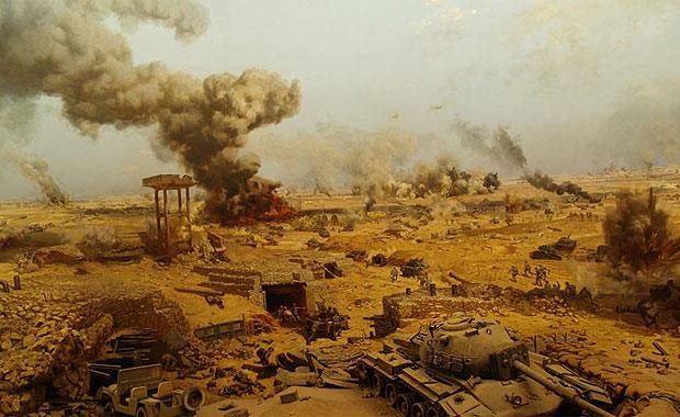 (Bir ksm ifre zcler III. Dnya Sava&#8217;nn tarihi iin 1987&#8242;yi gsterirken McHall, Nostradamus&#8217;un ne kadar srecei belli olmayan bu savan tarihini 2076 olarak grdn iddia ediyor)