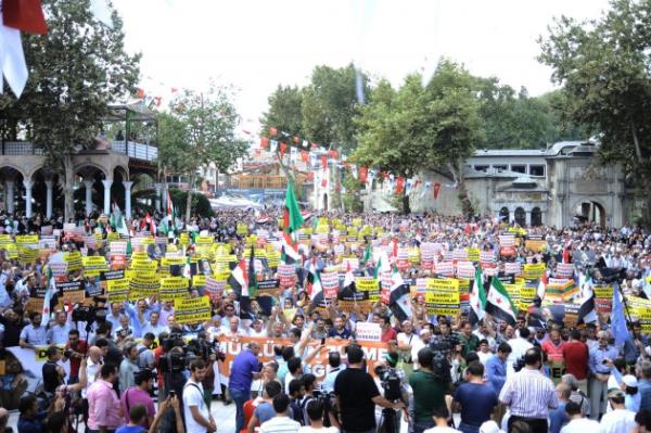 MANSA, AFYONKARAHSAR, DYARBAKIR, SAKARYA, KAYSER, BURSA, MALATYA, TRABZON, RZE, GRESUN, ORDU, ANLIURFA gibi bir ok ilde cuma sonras yzbinlerce insan Msr iin sokaa dkld.