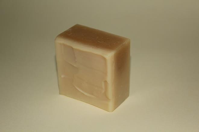 Argan yal sabun<br>  Hassas ciltlerin eski yumuaklna ve esnekliine kavumasna yardm ederek cilde rahatlk hissi verir. Argan yann yalanmay geciktirici zellii sayesinde cildi nemlendirir ve besler. Cilt kuruluuna kar savar. Salar hzl biimde nemlendirir ve gzelletirir.