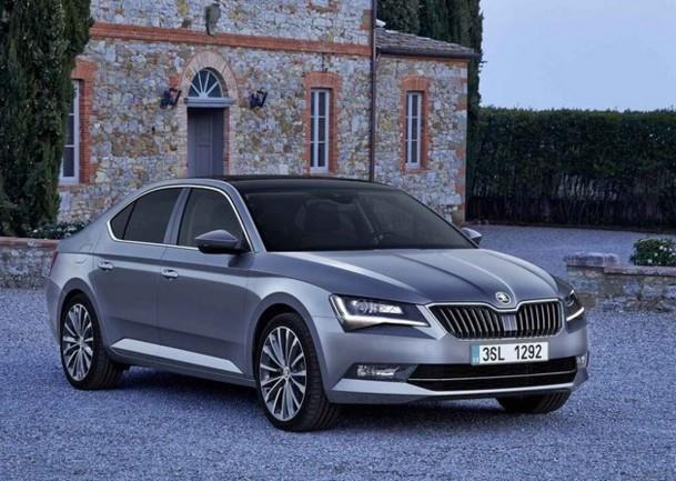 2016 model Skoda'larda 12 bin TL'ye 12 ay 0 faiz, 15 bin TL'ye 6 ay sfr faiz, 20 bin TL'ye 24 ay yzde 0,94'lk faiz, 40 bin TL'ye 24 ay yzde 1,12'lik faiz uygulanyor.