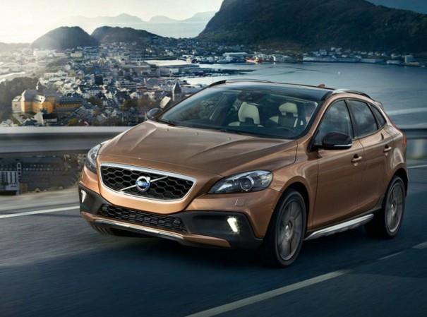 VOLVOVolvo V40 ve V40 CC 1.6 Dizel Otomatik D2 motor seeneiyle 82 bin 900TL&#8217;den balayan fiyatlarla Volvo yetkili satclarnda.