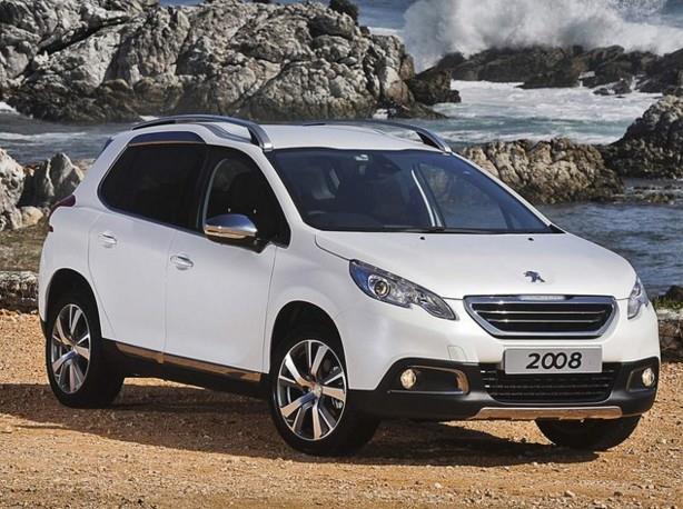 Peugeot 2008'lerde dz vites fiyatna otomatik vites sunuluyor. Ayrca cam tavan hediye ediliyor.
