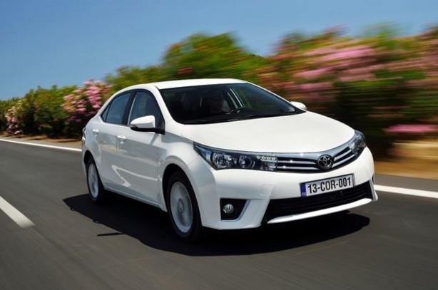 Corolla 56 bin 900 TL'den balayan fiyatlar ve 900 TL taksitle satlyor.