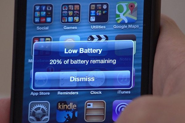 iPhone 5S'in yeni bir tr pile sahip olaca ve bu sayede telefonun pil mrnn uzayaca da ortaya atlan iddialar arasnda.