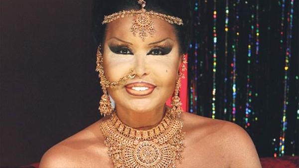 Ersoy, satt arazi karlnda stanbul'da tam 4 adet lks villa ald. Diva, bu hamlesiyle servetine servet katt.