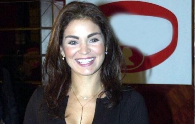 ESN MORALIOLU  Seba sitesinde 3 ev, Ulus`ta bir ev, Maslak Mashattan`dan bir ev, Cabrio bir araba, Kuadas`nda yazlk.