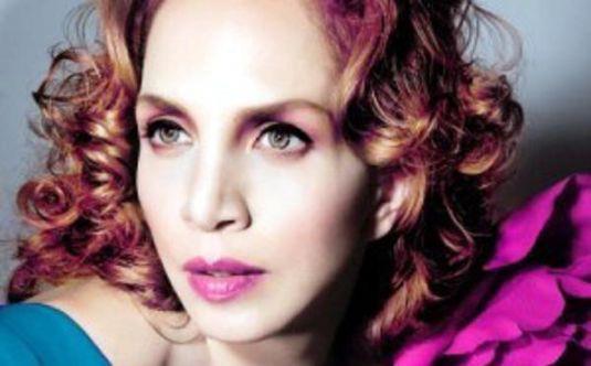 SERTAB ERENER  <br>arkc Sertab Erener ve sevgilisi Demir Demirkan'n mortgage (ipotee dayal uzun vadeli gayrimenkul satn alma sistemi) danmanl ve inaat alannda faaliyet gsteren bir irketi var. Daha nceleri kendi mesleklerine yakn ilerde ticaret yapan ikili, gayrimenkul alannda da hzla ilerliyor. 'Demirkan Yatrm naat Sanayi ve D Ticaret' adn verdikleri irketlerinin sermayesi 100 bin TL. Son kurduklar irketleriyle birlikte toplam be irketleri olan ikilinin, yatrm irketinin merkezi Cihangir Sraselviler Caddesi'nde bulunuyor...