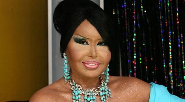 - Marmaris ve Bodrum'da villa.     - Fethiye'de benzinci.