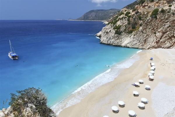 Antalya'nn Ka lesi'ndeki dnyaca nl Kaputa Plaj
