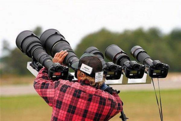 En iyi pozu yakalayabilmek adna ekilden ekile giren fotoraflar...