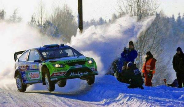 En iyi pozu yakalayabilmek adna ekilden ekile giren fotoraflar...