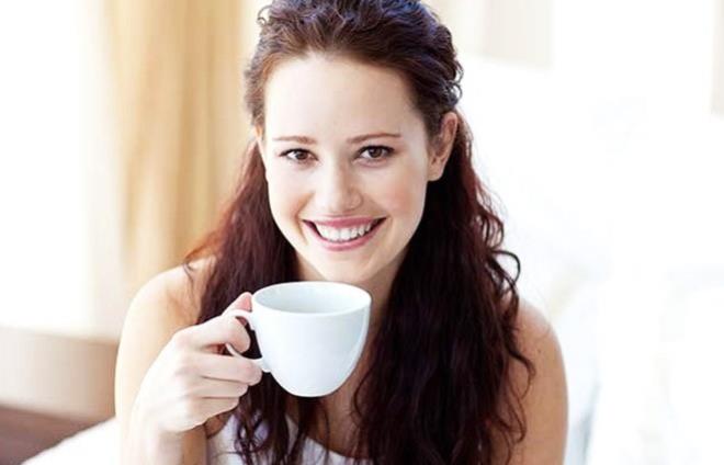 D RMELERN DURDURUN<br>  Daha nce de bahsedilen kateinin bakteri ve virsleri yok etme yetenei vardr. Bu ekilde di rmesi dahil pek ok di problemini yeil ay ierek engelleyebiliriz.