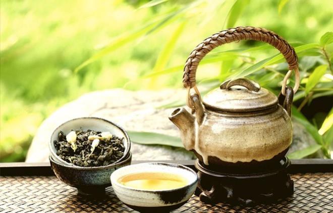 BESN ZEHRLENMES LE SAVA  <br>Dzenli yeil ay tketimi besin zehirlenmesine elik eden ishal, karn ars, kusma ve dehidrasyon gibi belirtilerden korur.