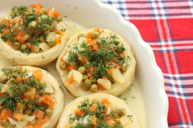 <p>Ara n </p>  <p>  3 adet kuru mrdm erii</p>  <p>  len yemei</p>  <p>  2 adet zeytinyal enginar ( havu, bezelye, patates ilaveli) , 1 su barda yourt, 1 ka yulaf ezmesi, bol salata ( az zeytinya ilaveli)</p>