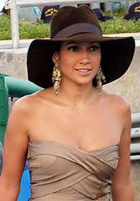 Ancak Lopez bu ite bekledii baary yakalayamaynca restoran kaplarn kapad.