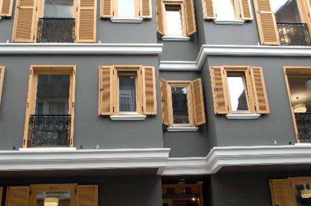 Talimhane ile yetinmedi Daha nce Talimhane&#8217;de bir bina satn alp restore ettiren ve butik otele eviren Kenan mirzalolu, imdi de Cihangir&#8217;e el att.