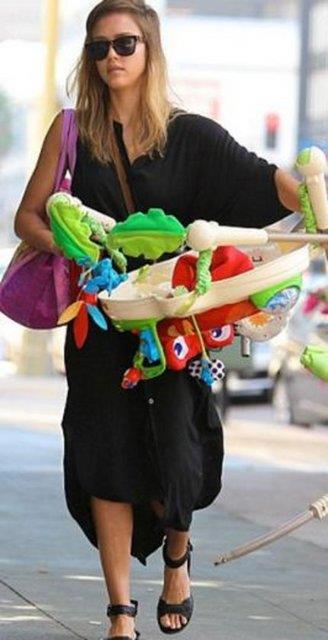 Gzel oyuncu sk sk da irkete girip karken objektiflere taklyor.