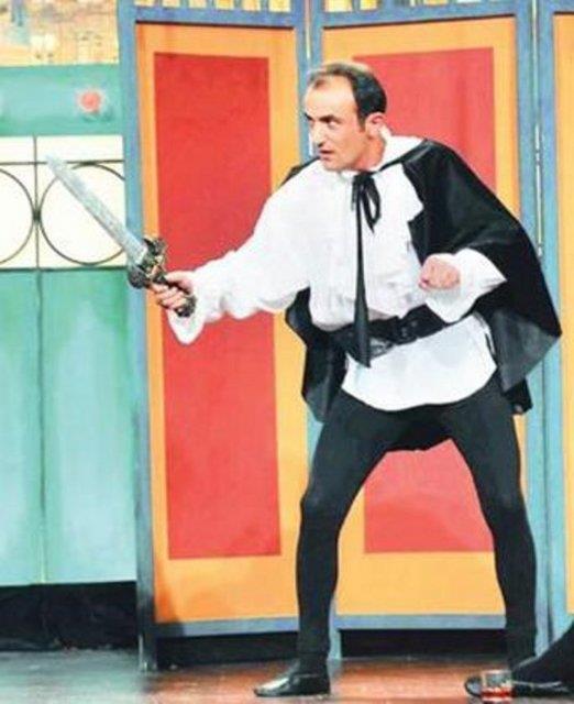 KAHVEHANES VAR ok Gzel Hareketler Bunlar adl programla yldz parlayan Ersin Korkut kazancn ilgin bir alana yatrd. Korkut; Beita'ta bir mahalle kahvesi at.