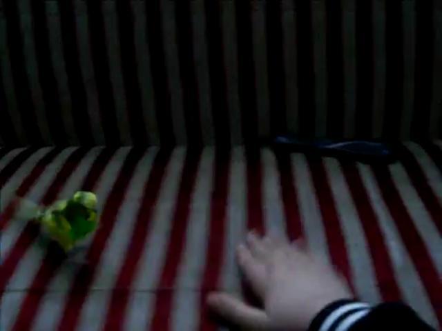 9 - Hayvanlar   <br>       Konuma yetenei olan hayvanlara ncelikle kfretmeyi retir ve ocuuna da kfrettii zaman glerek onu bu konuda bilinsizce cesaretlendirir.