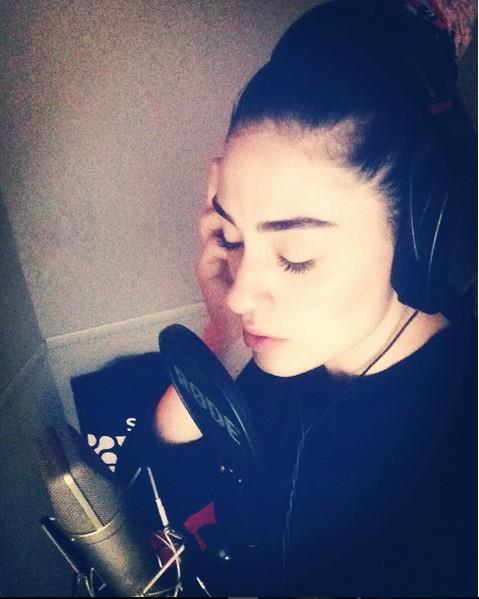 Anneniz bu hikyenin ban ve brahim Bey&#8217;le yaadklarn nasl anlatyor?    - Hi sormadm.