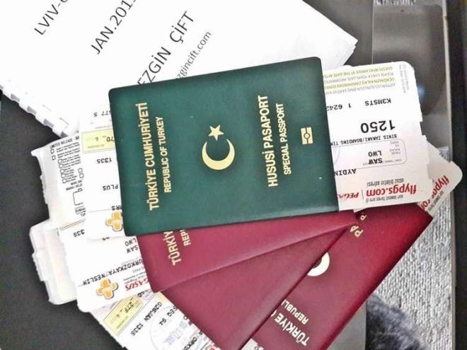 Mevcut pasaportun sresi rnein 10 yllk ise yeni alanacak pasaportun kullanm sresine bu dahil edilecek mi?  -Eski pasaportun kullanm sresi yeni pasaporta eklenecek. Geerli sre harc dendiinden bunun iin har talep edilmeyecek.