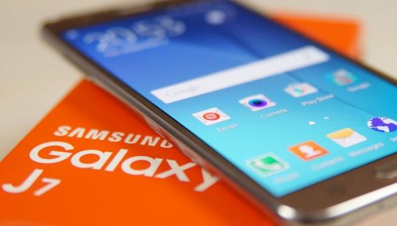 Galaxy J7    Fiyat: 1.099 TL