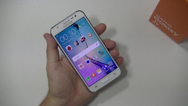 Galaxy J5    Fiyat: 659 TL