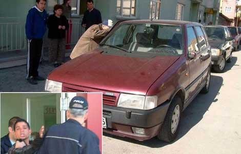 Eskiehir'de hrszlk amacyla girdii otomobilde uyuyakalan 17 yandaki Y.O., sabah polisler tarafndan yakaland. E gece uyumazsan byle uykun gelir ite...