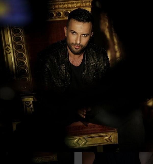 letiim sektrnde alan Pnar Dilek, ailesi ile birlikte memleketi Urfa&#8217;ya yapt ziyaret srasnda babas Ali Dilek ile grld.