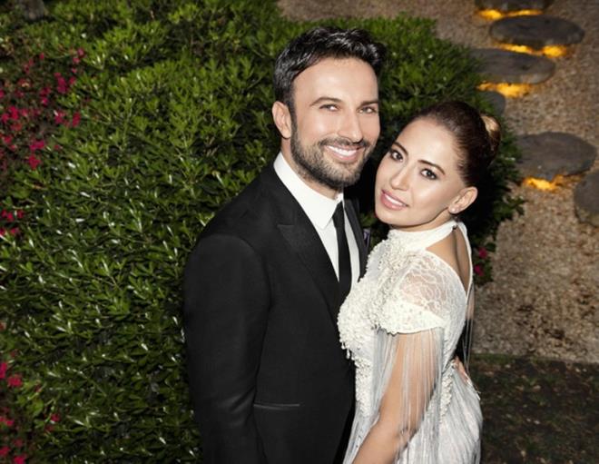 Tarkan be yldr birlikte olduu Pnar Dilek&#8217;le evleneceini Kbrs&#8217;taki ylba konserinin ardndan aklamt. Tarkan&#8217;n &#8220;Pnar&#8217;la huzurlu bir ilikim var. Ksmet olursa 2016&#8217;da evleneceim&#8221; szleri basnda yank uyandrmt.
