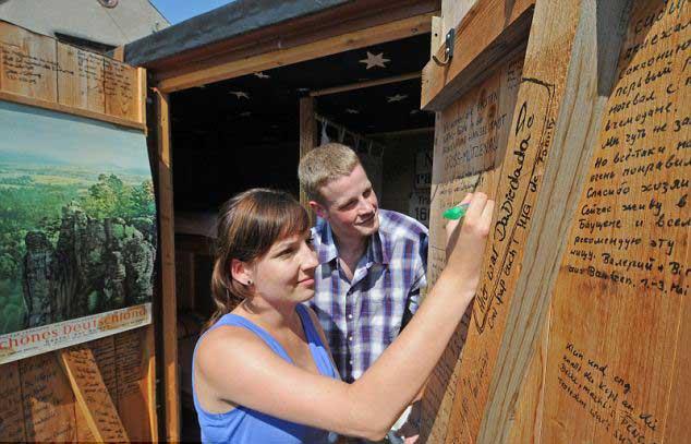 2004 ylnda ina edilen bu otelde banyo, tuvalet ve bir oda bulunuyor...