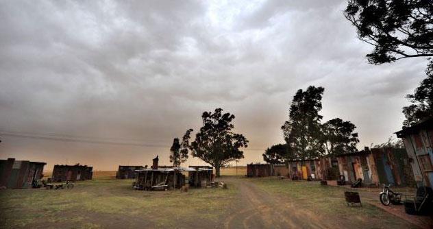 Gney Afrika'nn Emoya Blgesi'nde bulunuyor.