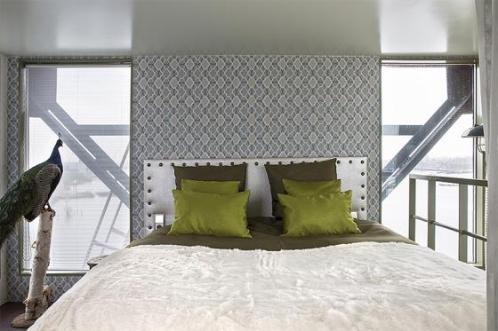 Otelde sadece 3 adet lks sit oda bulunuyor. Ykseklikleri 35 ile 50 metre arasnda deien bu odalara iki adet asansrle ulalabiliyor.