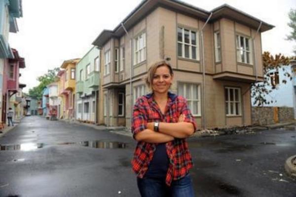 Eyll aynda balayacak dizinin ynetmeni, "yle Bir Geer Zaman ki'yi de yneten Zeynep Gnay Tan