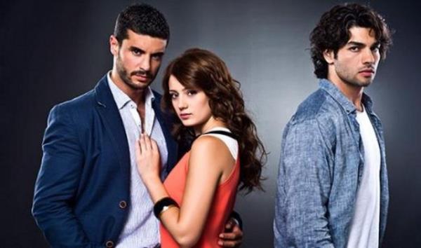 BENM HALA UMUDUM VAR Gizem Karaca, kr zyldz ve Berk Oktay'n barollerini stlendii Benim Hala Umudum Var ekran macerasna yeni sezonda da devam edecek. Umut'un Ozan'la olan frtnal akn konu alan dizide izleyiciyi artacak srprizler yaanacak.