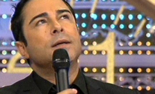 -David copperfield' in gster srasnda sahneye ararak yok ettii Atilla Ta, geri geldikten sonra nasl kaybolduunu hemen aklayarak koca ovu berbat edeli 9 yl...