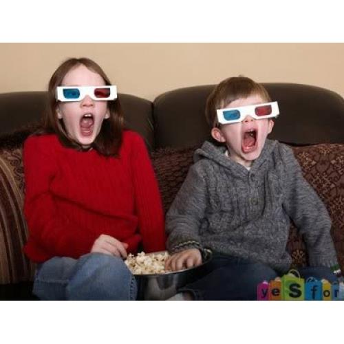 Show TV nin 3 boyutlu ylba program yaynlayacan duyurmasyla, binlerce insan gazete bayilerinde satlan karton ereveli "zel" gzlklere hcum edeli ve akam ekran banda hayal krklna urayal 12 yl...