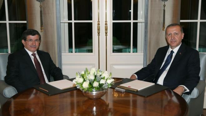 Konuyla ilgili sk sk deerlendirmelerde bulunan Cumhurbakan'nn bu konuyla ilgili bakn dile getirdii bir aklamalarndan biri ise 5 Nisan 2016'da oldu. "Bakyorsunuz son zamanlarda, 'akademisyen olduuna gre tutuksuz yarglansn' deniyor. Ne demek, suluysa, eer yarg buna hkmettiyse o da tutuklu yarglanacak. Akademisyen grnml desteki, gazeteci kimlikli casus, siyaseti klkl eylemci, memur nvanl milis olarak, terr rgtnn emrine girenlerin elinde silah, bombas olan terristlerden hibir fark yoktur. Yine kuzu postuna brnm srtlanlar da terr rgt mensuplaryla ayn amaca hizmet ediyorlar. Bu konuda da millete dikkatli olmalyz."