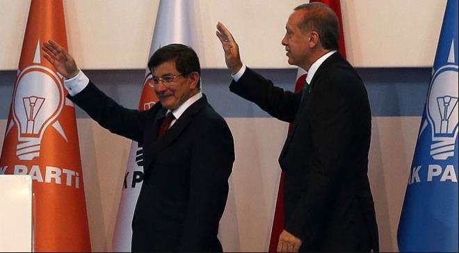 AKADEMSYENLERN YARGILANMASI    Son dnemde Davutolu ile Erdoan arasndaki gr ayrlklar daha da sk yaanmaya balad. Bunlardan biri, imzaladklar bir bildiri ile PKK'ya ynelik operasyonlar 'biz bu sua ortak olmayacaz' diye eletiren akademisyenlerin tutuklu yarglanmalaryla ilgiliydi. Babakan Davutolu, 29 Mart 2016 tarihinde yapt aklamada akademisyenlerin tutuksuz yarglanmasndan yana olduunu syledi.