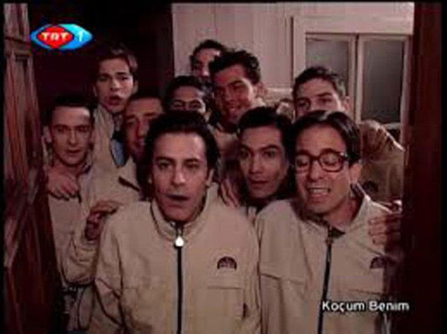 u an hala oyunculuk yapan pek ok nl ismin yer ald dizide Sava karakterini canlandran Bar Aksava'a bir de imdi bakn...