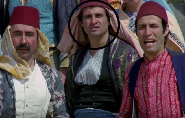 Usta oyuncu Cevdet Arkan,  bir dnem 'Tosun Paa' filminde canlandrd "Suphi" karakteriyle Yeilam'a damgasn vurmutu.