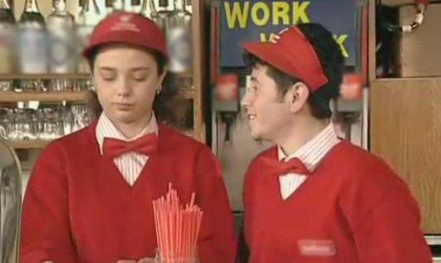 Kaygszlar'n iki oyuncusu Yaln Avar ve Damla zen'in yllar sonraki hali artyor.