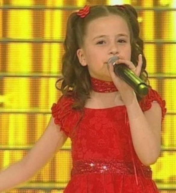 Sahne ovlar ve bir usta gibi ark sylemesiyle tannan bym de klm o ocuktan artk eser yok..